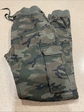 Divided Women’s Skinny Camo Cargo Jeans - Green/Black/Brown Size XS